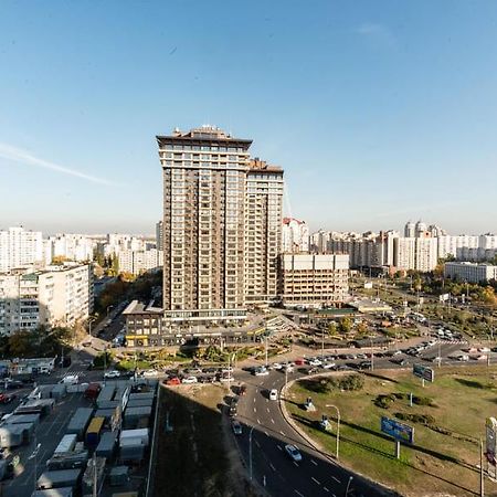 Роскошная 3К Квартира 135М2 На Набережной. Минская 키예프 외부 사진
